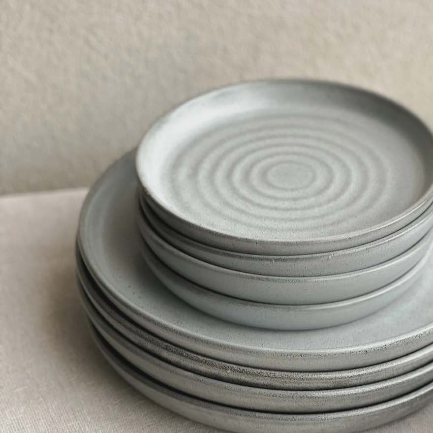 Potters Collection Plate 19.1cm Grey Smoke - Image 2